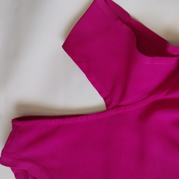 JUICY COUTURE* COLD SHOULDER TOP*NWOT - Picture 3 of 8